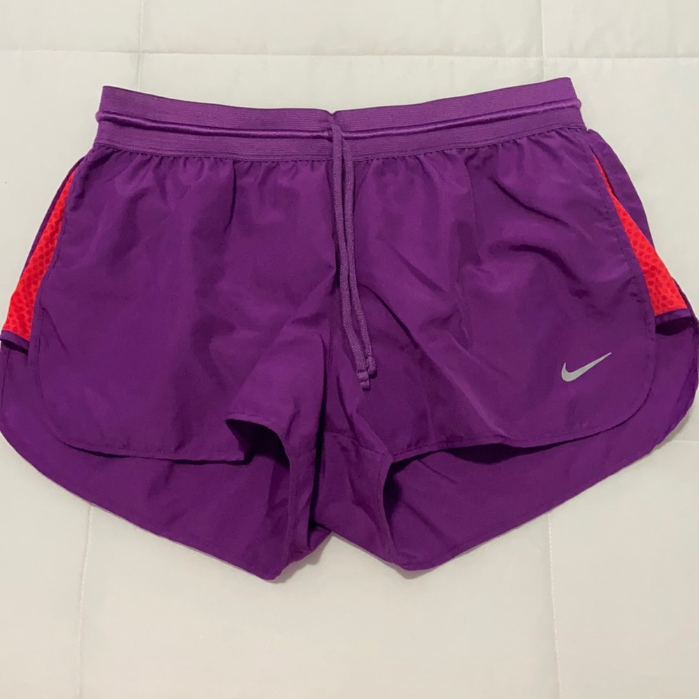 NWOT ❤️ Nike Running shorts